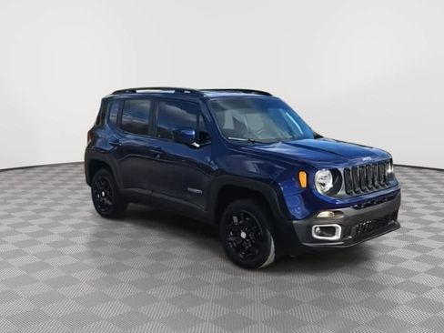 Used 2018 Jeep Renegade Latitude w/ Cold Weather Group image 2