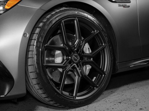 New 2026 Mercedes-Benz E 53 AMG e 4MATIC Sedan image 31