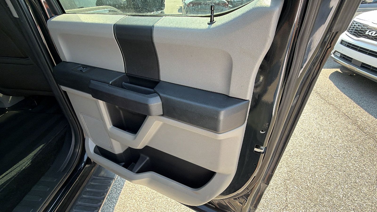 Used 2018 Ford F150 XL w/ Equipment Group 101A Mid AWD/4WD image 20