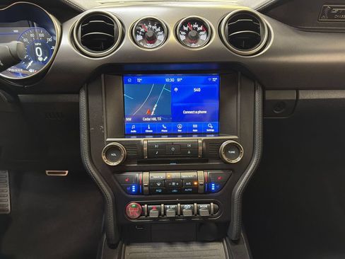 Used 2020 Ford Mustang Shelby GT500 w/ Technology Package RWD image 18