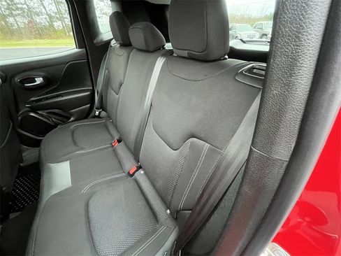 Used 2023 Jeep Renegade Latitude w/ Sun/Sound Group image 22