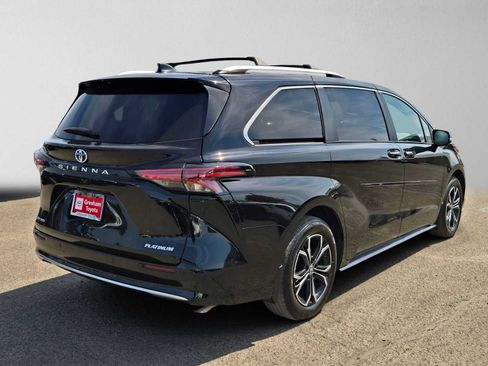Certified 2025 Toyota Sienna Platinum AWD/4WD image 3