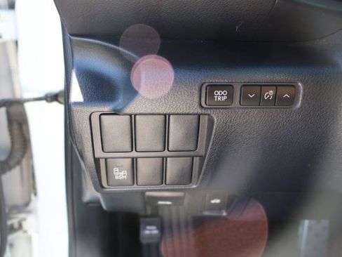 Used 2016 Lexus IS 200t image 17