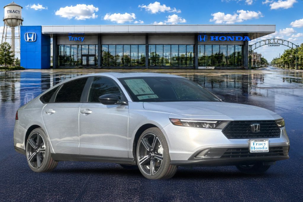 Used 2026 Honda Accord Sport image 2