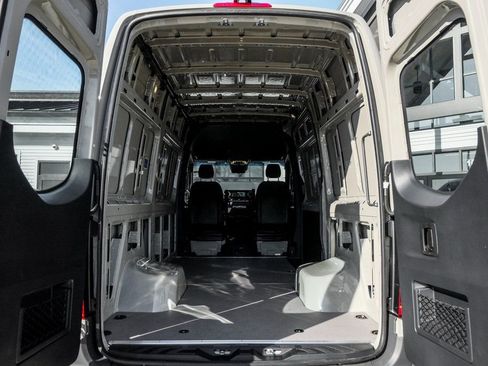 Used 2025 Mercedes-Benz Sprinter 3500 image 13