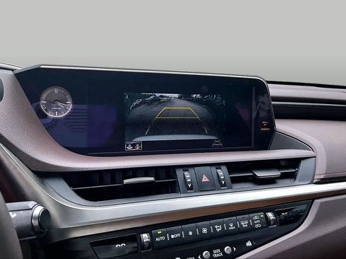 Used 2019 Lexus ES 300h w/ Premium Package FWD image 24