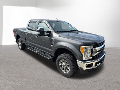 Used 2017 Ford F350 XLT AWD/4WD image 4