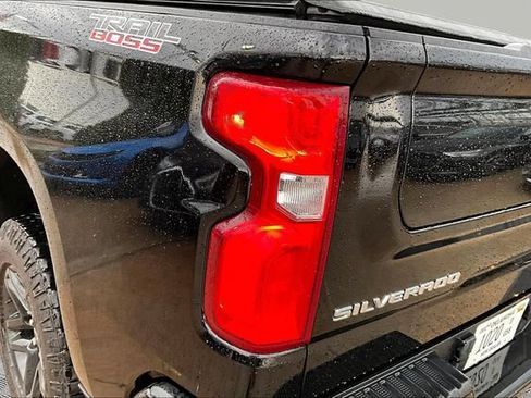 Used 2022 Chevrolet Silverado 1500 LT Trail Boss w/ Convenience Package II AWD/4WD image 33
