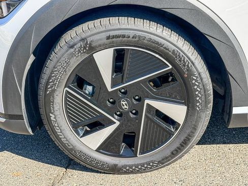 Certified 2025 Hyundai Ioniq 5 SE RWD image 11