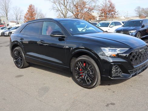 Used 2024 Audi SQ8 Prestige w/ Prestige Package image 3