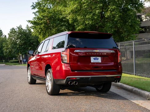 Used 2021 Chevrolet Suburban High Country w/ Premium Package AWD/4WD image 7