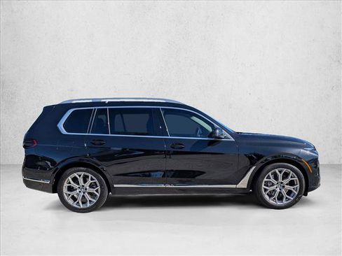 Certified 2025 BMW X7 xDrive40i w/ Premium Package image 4