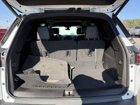 Certified 2023 Chevrolet Traverse LT w/ LT Premium Package image 7