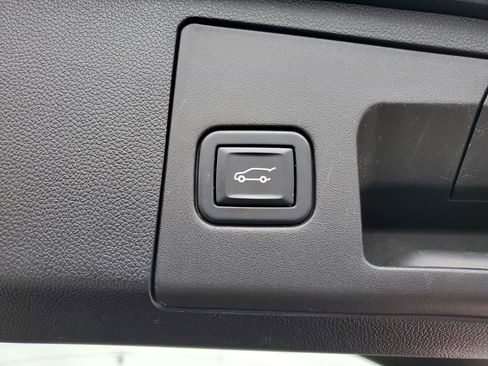 Used 2022 Cadillac XT4 Premium Luxury w/ Enhanced Visibility Package image 30