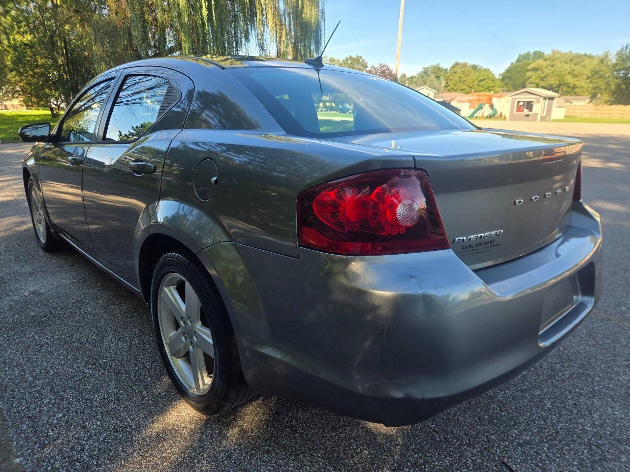 Used 2013 Dodge Avenger SE FWD image 5
