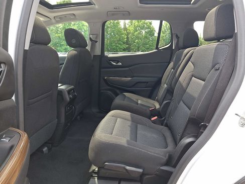 Used 2023 GMC Acadia SLE w/ Driver Convenience Package FWD image 12