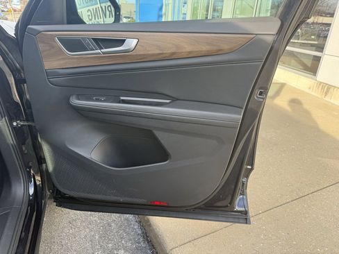 Used 2024 Volkswagen Atlas SE image 45