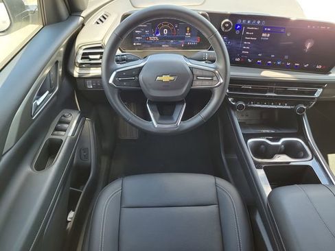 Used 2026 Chevrolet Traverse LT FWD image 18