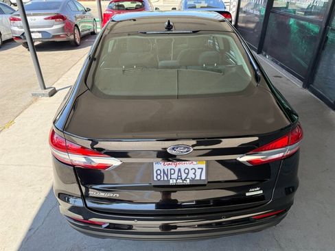 Used 2020 Ford Fusion SE image 15