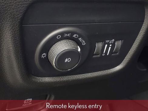 Used 2023 Jeep Grand Cherokee Limited image 19