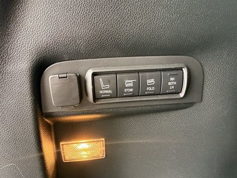 Used 2019 Ford Explorer Sport w/ Equipment Group 401A AWD/4WD image 28