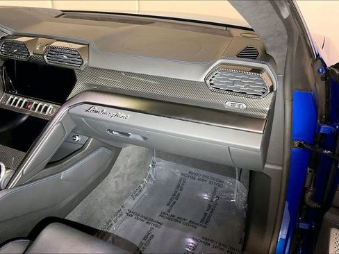 Used 2022 Lamborghini Urus AWD/4WD image 13