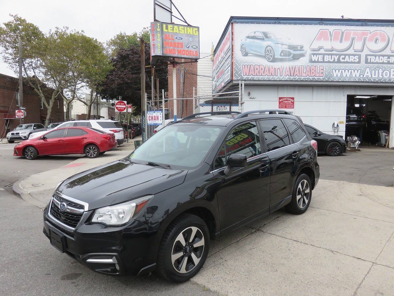 Used 2017 Subaru Forester 2.5i Limited AWD/4WD image 2