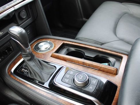 Used 2023 Nissan Armada SL image 46