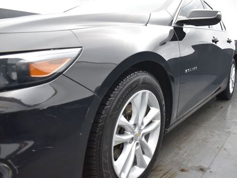 Used 2017 Chevrolet Malibu LT image 34