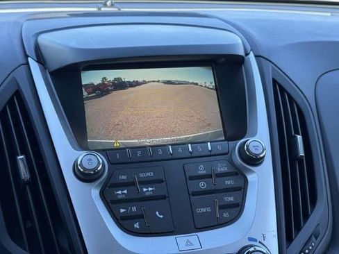 Used 2017 Chevrolet Equinox LT FWD image 22
