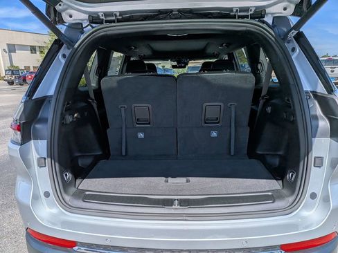 New 2025 Jeep Grand Cherokee L Limited RWD image 28