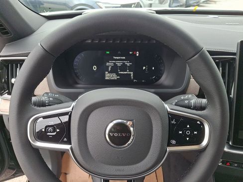 New 2026 Volvo XC90 B6 Ultra w/ Protection Package AWD/4WD image 13