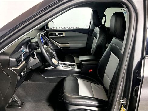 Used 2023 Ford Explorer XLT w/ Equipment Group 202A RWD image 20