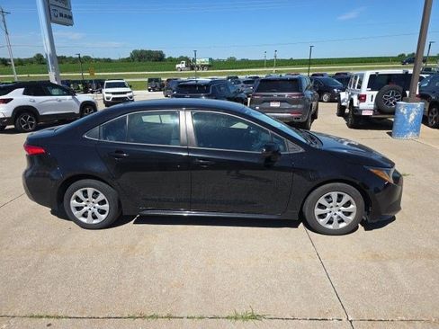 Used 2023 Toyota Corolla LE FWD image 9