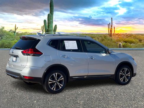 Used 2017 Nissan Rogue SL w/ SL Premium Package image 7