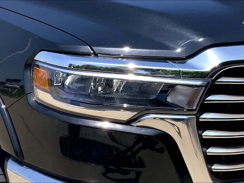 Used 2026 RAM 1500 Laramie AWD/4WD image 26
