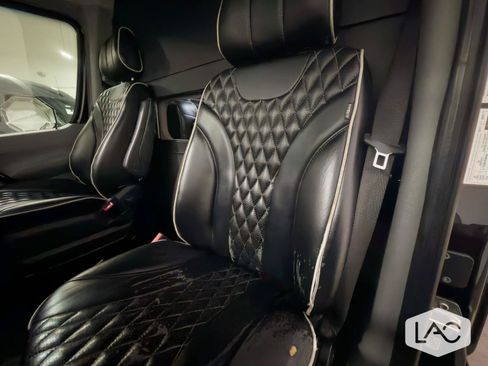 Used 2018 Mercedes-Benz Sprinter 2500 image 28