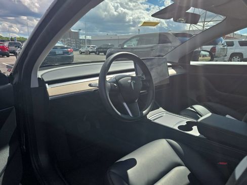 Used 2021 Tesla Model 3 Standard Range Plus RWD image 10