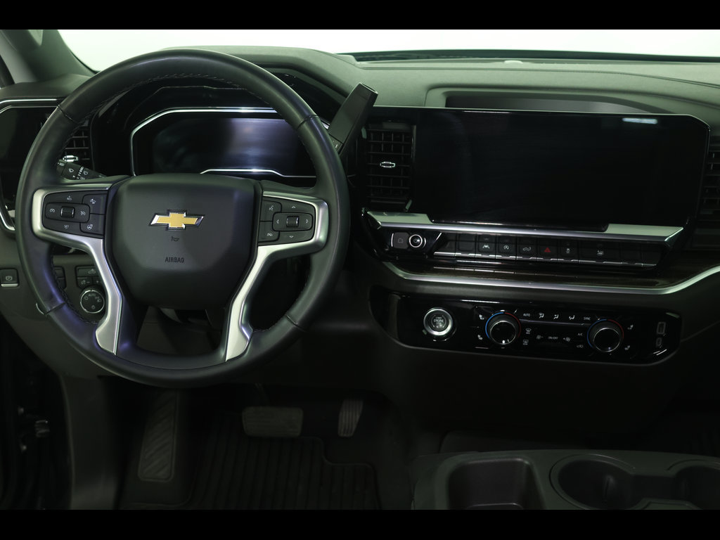 Used 2023 Chevrolet Silverado 1500 LT AWD/4WD image 25