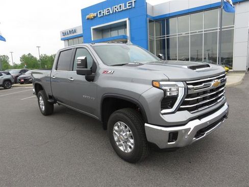 New 2025 Chevrolet Silverado 3500 LTZ w/ LTZ Convenience Package image 2
