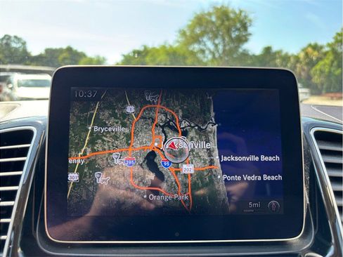 Used 2018 Mercedes-Benz GLS 450 4MATIC image 31