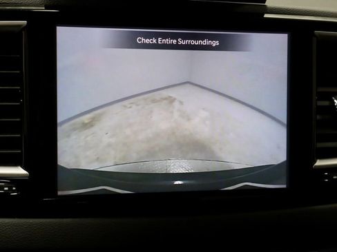 Used 2025 Chrysler Pacifica Select FWD image 2