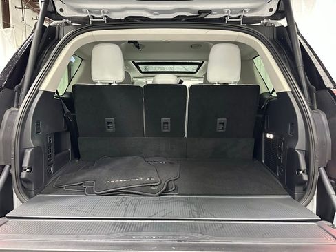 Used 2025 Ford Expedition Platinum image 49