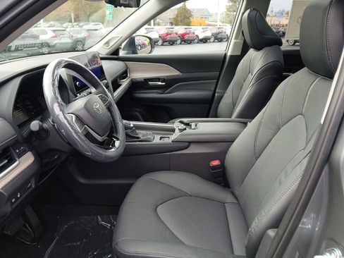 New 2026 Toyota Grand Highlander Platinum image 8