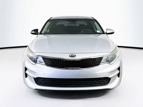 Used 2018 Kia Optima LX w/ 17" Alloy Wheels Package FWD image 6
