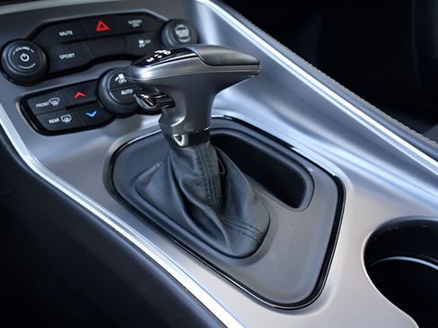 Used 2019 Dodge Challenger SXT RWD image 22