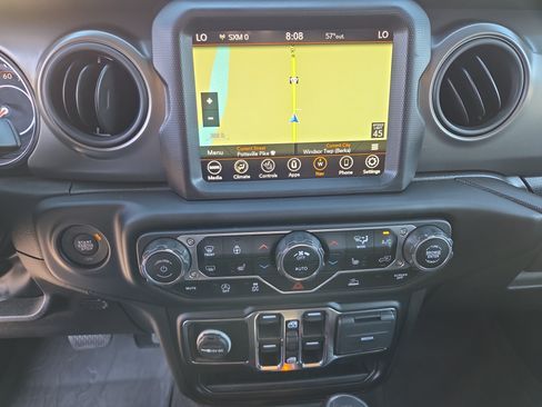 Certified 2022 Jeep Gladiator Sport AWD/4WD image 26