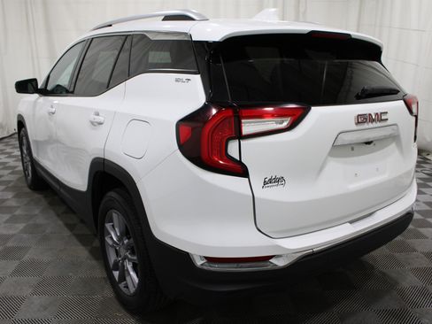 Used 2023 GMC Terrain SLT AWD/4WD image 33
