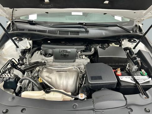 Used 2017 Toyota Camry SE image 19