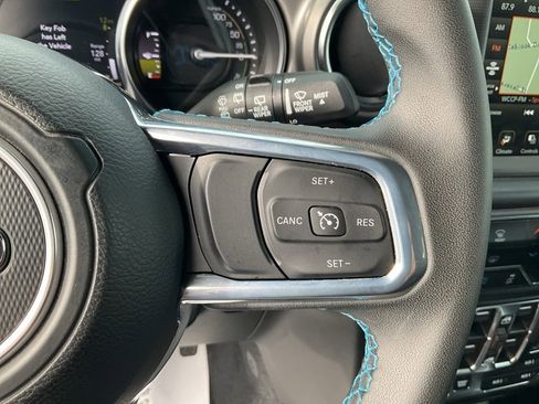 Used 2023 Jeep Wrangler Unlimited Rubicon 4xe image 9